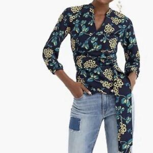 JCrew Navy Blue Gold Wrap Crepe Blouse XS Extra Small Preppy Classic V Neck